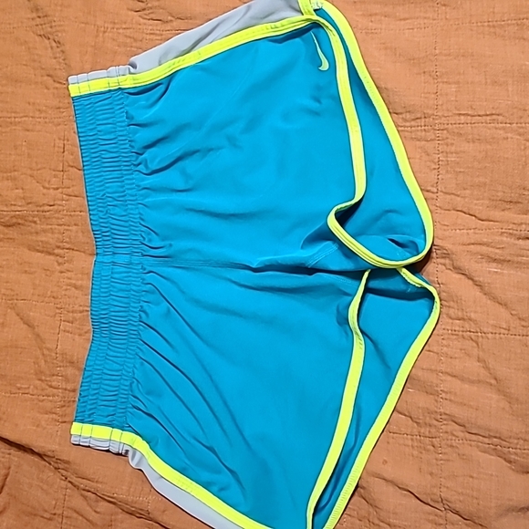 Nike dri-fit shorts - Picture 5 of 9